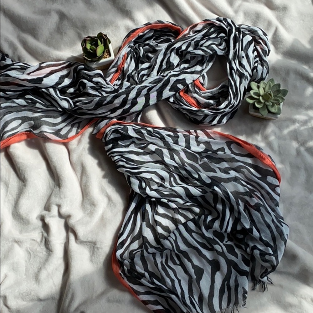☀️ 3/$25 Zebra Print Scarf with Coral Trim